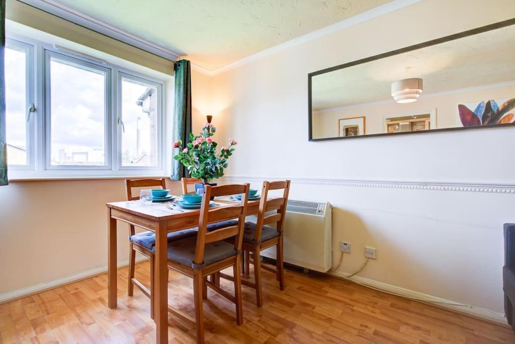 Dalton Plaza Apartment Лондон Екстериор снимка