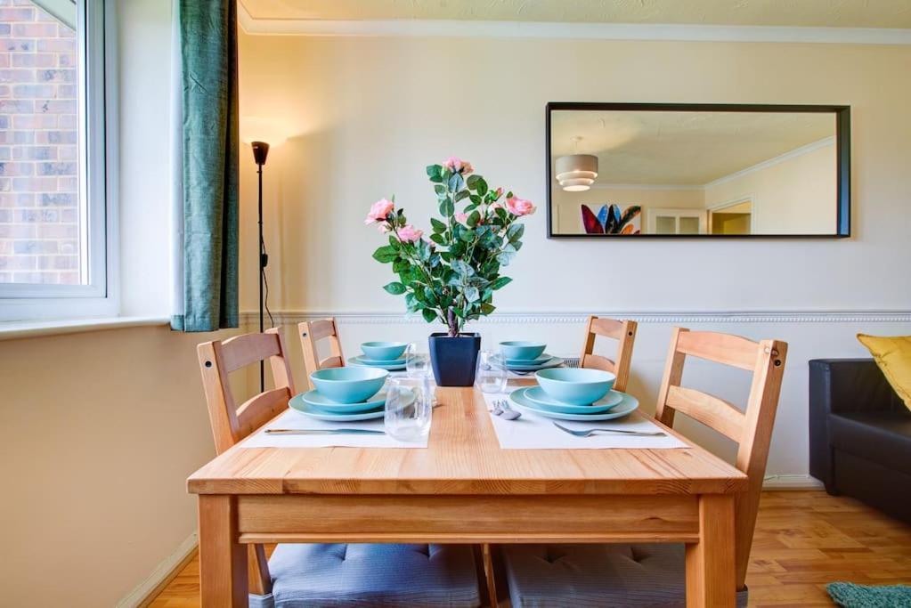 Dalton Plaza Apartment Лондон Екстериор снимка