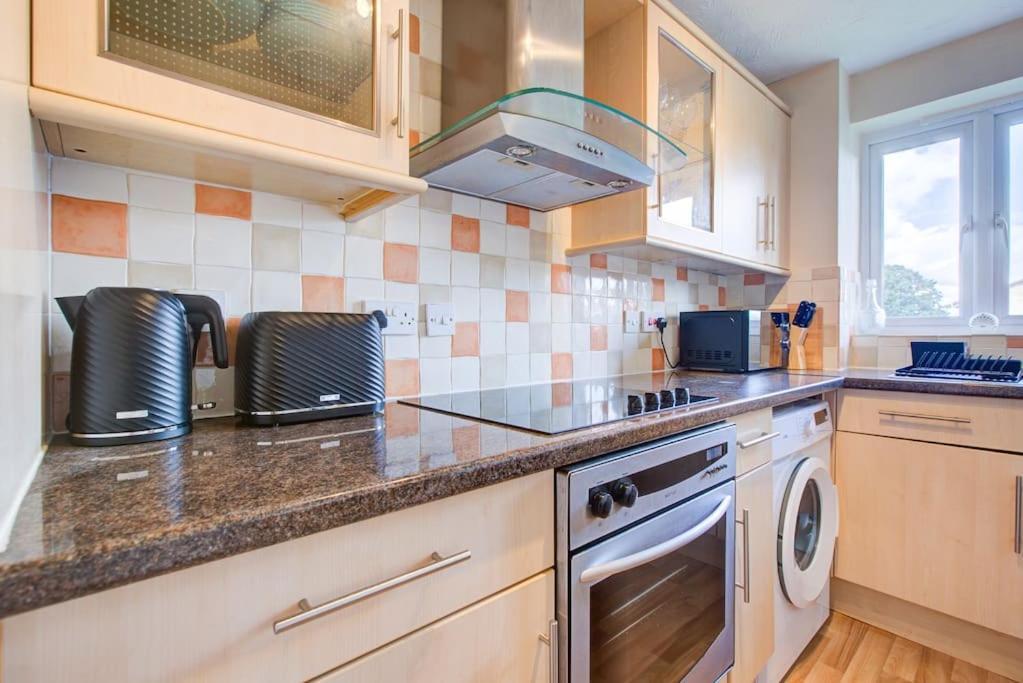 Dalton Plaza Apartment Лондон Екстериор снимка