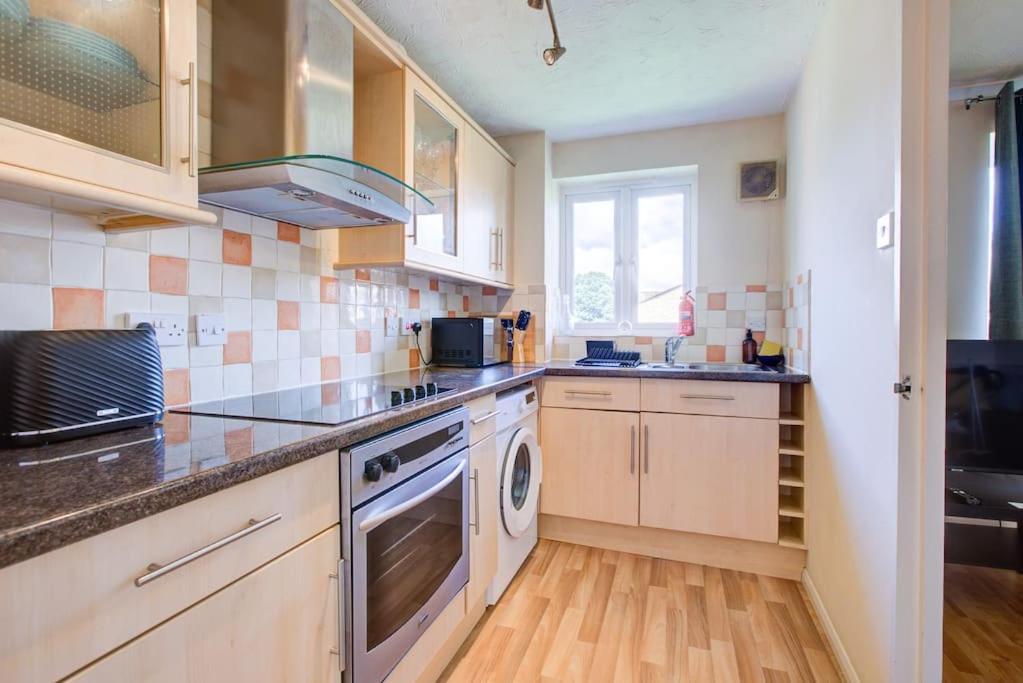 Dalton Plaza Apartment Лондон Екстериор снимка